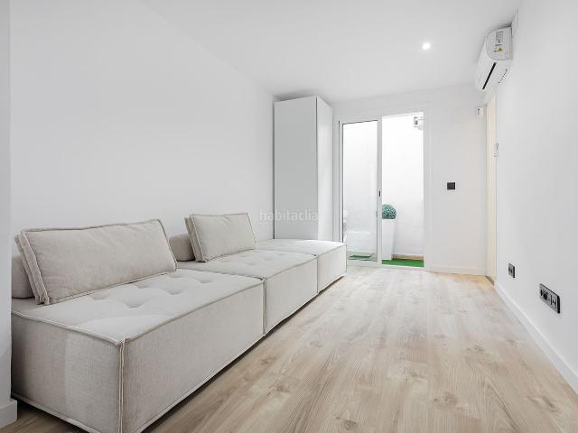 Piso en venta en Barcelona, Baix Guinardó. PRECIOSA PLANTA BAJA. Amueblada y Equipada. Pisos.