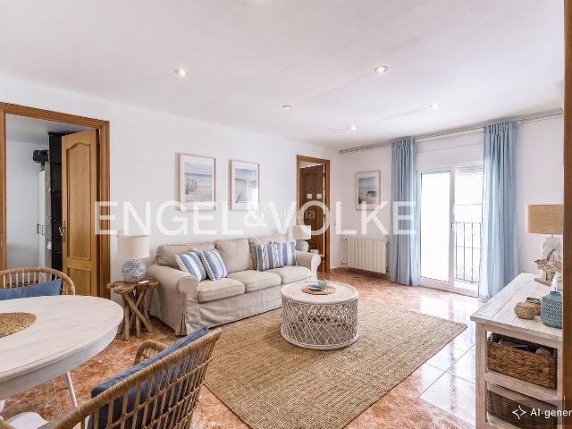 Piso en venta en Barcelona, Barceloneta. Apartamento de 3 dormitorios, con terraza, a reformar, a pasos del mar en Barceloneta. Pisos.