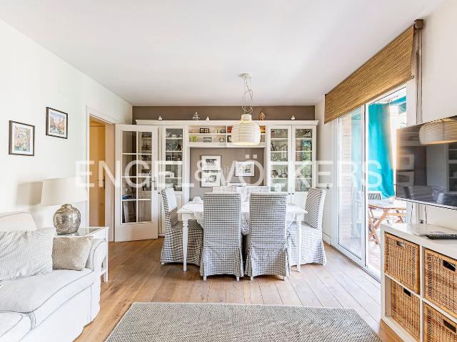 Piso en venta en Barcelona, Barceloneta. Encantadora vivienda con ascensor en el corazón de la Barceloneta. Pisos.