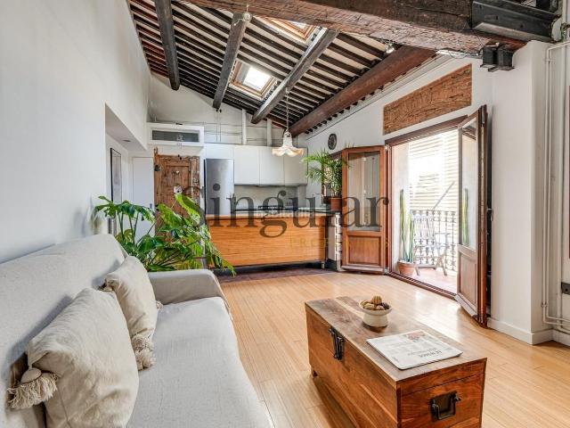 Piso en venta en Barcelona, Barceloneta. Exclusivo piso con techos singulares a pocos pasos del mar en Barcelona. Pisos.