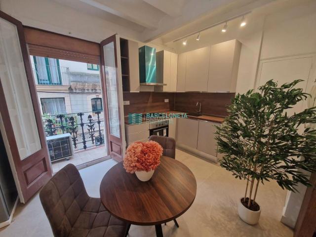Piso en venta en Barcelona, Barceloneta. PISO EN VENTA EN BARCELONETA A ESTRENAR FINCA ESQUINERA CON DOS BALCONES. Pisos.
