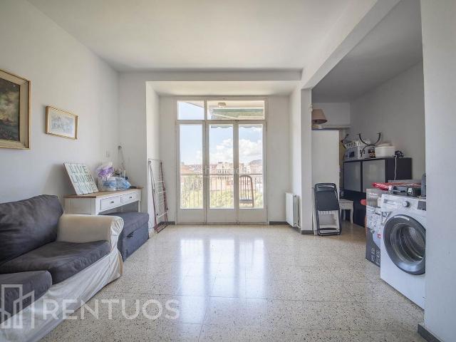 Piso en venta en Barcelona, Barri de les Corts. Amplia vivienda con terraza frente a jardines de Can Mantega. Pisos.