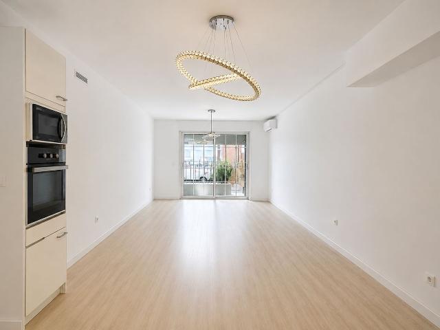 Piso en venta en Barcelona, Barri de les Corts. GRAN OPORTUNIDAD EN BARCELONA!. Pisos.
