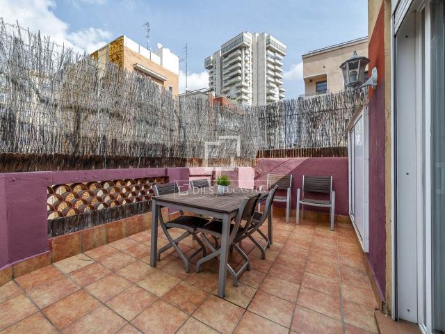 Piso en venta en Barcelona, Barri de les Corts. Dos terrazas, 80 m al aire libre y la calma de Les Corts. Pisos.
