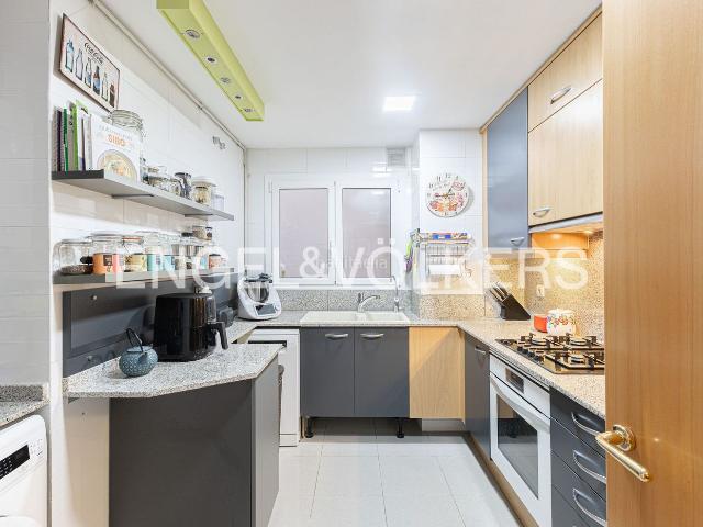 Piso en venta en Barcelona, Barri de les Corts. Elegante apartamento de 3 dormitorios en Les Corts. Pisos.