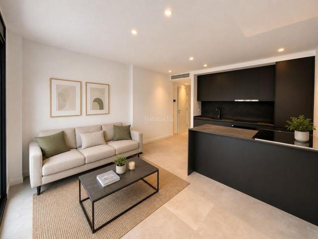Piso en venta en Barcelona, Barri de les Corts. Estrena luz, diseño y exclusividad junto a la Diagonal. Piscina comunitaria y trastero. Pisos.