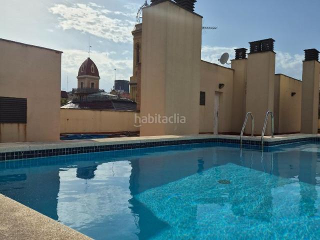 Piso en venta en Barcelona, Barri de les Corts. FANTASTICO APARTAMENTO, JUNTO A LILLA DIAGONAL CON PISCINA, JARDIN INTERIOR Y ZONA COMUNITARIA, CON ASCENSOR. Pisos.