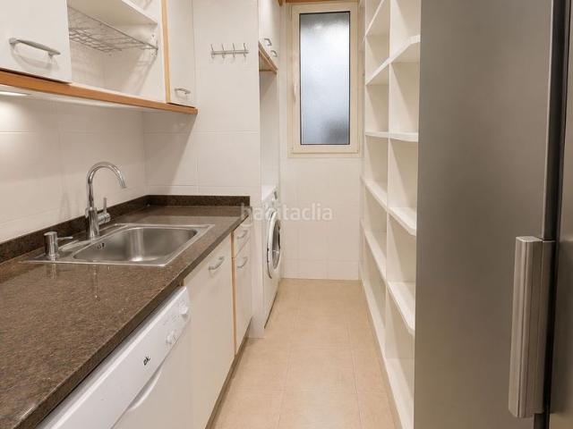 Piso en venta en Barcelona, Barri de les Corts. INCREIBLE OPORTUNIDAD. Pisos.