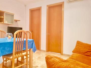 Piso en venta en Barcelona, Barri de les Corts. Luminoso piso con balcón en el corazón de Barcelona Listo para entrar a vivir. Pisos.