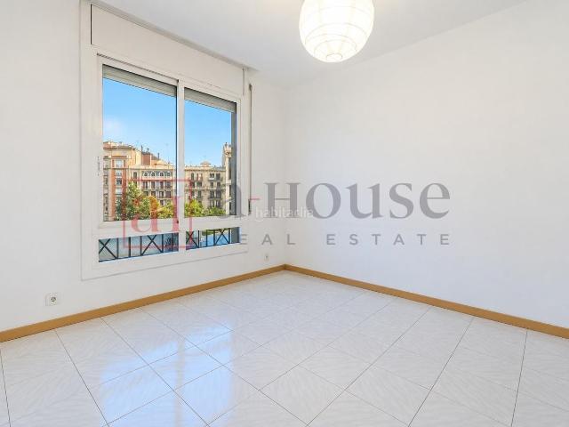 Piso en venta en Barcelona, Barri de les Corts. PISO ALTO Y LUMINOSO PARA REFORMAR CON DOBLE ORIENTACIÓN EN LA NOVA ESQUERRA DE LEIXAMPLE. Pisos.