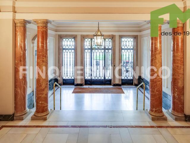 Piso en venta en Barcelona, Barri de les Corts. Piso de 243 m2 en Diagonal Zona Alta. Pisos.