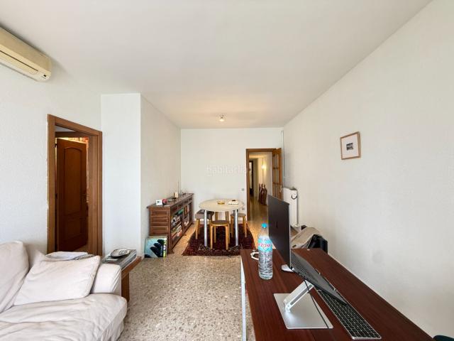 Piso en venta en Barcelona, Barri de les Corts. Piso luminoso en localización excepcional. Pisos.