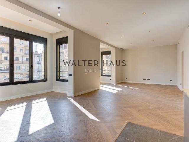 Piso en venta en Barcelona, Barri de les Corts. Piso reformado en edificio modernista en lEixample, Barcelona. Pisos.