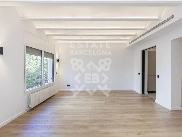 Piso en venta en Barcelona, Barri de les Corts. Piso reformado. Pisos.