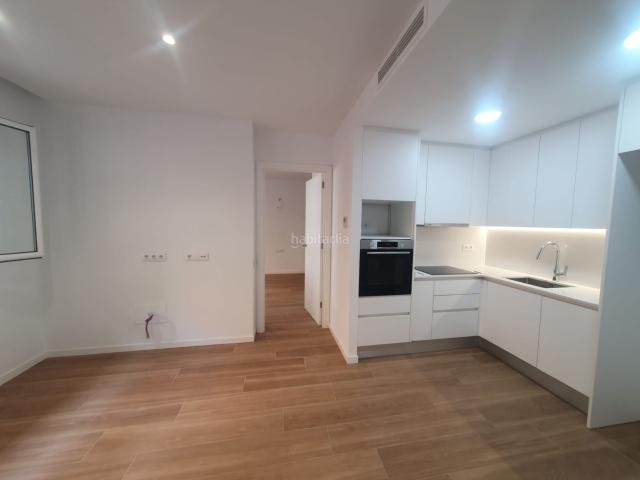 Piso en venta en Barcelona, Barri de les Corts. Pisos.