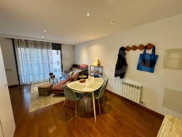 Piso en venta en Barcelona, Barri de les Corts. Pisos.