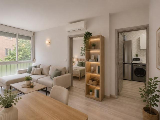 Piso en venta en Barcelona, Sant Martí de Provençals. Piso de 3 habitaciones. Pisos.