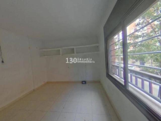 Piso en venta en Barcelona, Bon Pastor. Alquilado oportunidad de inversión. Pisos.