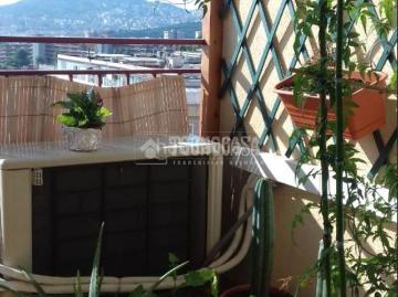 Piso en venta en Barcelona, Canyelles. Piso en venta en Barcelona. Pisos.
