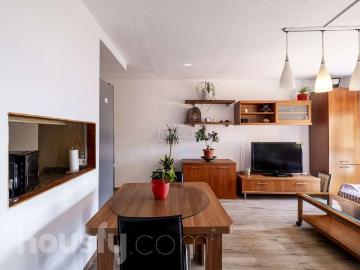 Piso en venta en Barcelona, Canyelles. Pisos.