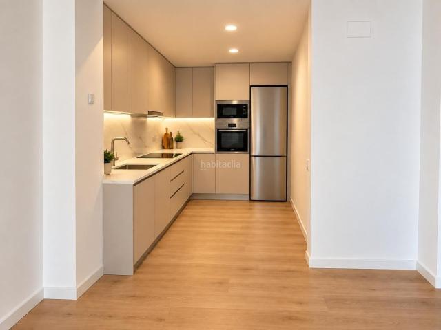 Piso en venta en Barcelona, Can Baró. UN OASIS EN BARCELONA, DISEÑO Y TERRAZA DE 45M2. Pisos.