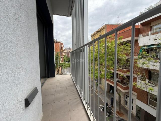 Piso en venta en Barcelona, Can Baró. LUMINOSO PISO CON TERRAZA EN GUINARDÓ OBRA SEMINUEVA CON ASCENSOR. Pisos.