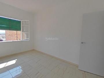 Piso en venta en Barcelona, Can Baró. Piso en venta con inquilino. Pisos.