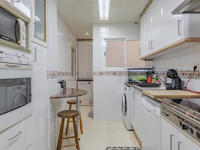 Piso en venta en Barcelona, Can Baró. Piso en Venta en Alexandre de Torrellas. Pisos.