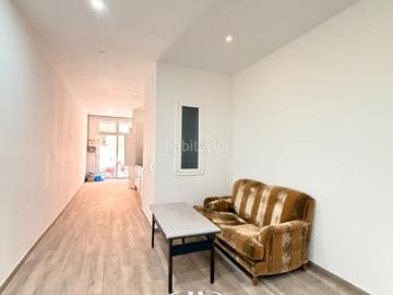 Piso en venta en Barcelona, Can Baró. Planta baja reformada cerca del transporte publico. Pisos.