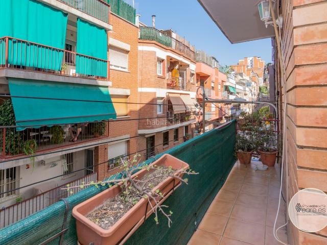 Piso en venta en Barcelona, Carmel. Luminoso piso de 3 habitaciones con balcón en el corazón de El Carmel. Pisos.
