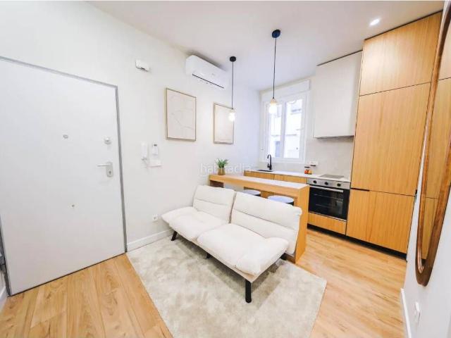 Piso en venta en Barcelona, Carmel. Maravilloso estudio reformado a estrenar en venta!. Pisos.