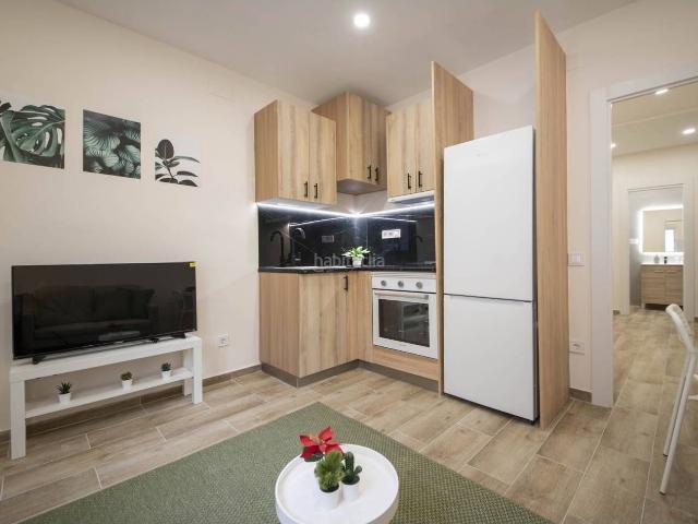 Piso en venta en Barcelona, Carmel. Piso en venta TOTALMENTE REFORMADO A ESTRENAR. Pisos.
