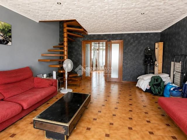Piso en venta en Barcelona, Carmel. Piso en venta en Barcelona. Pisos.