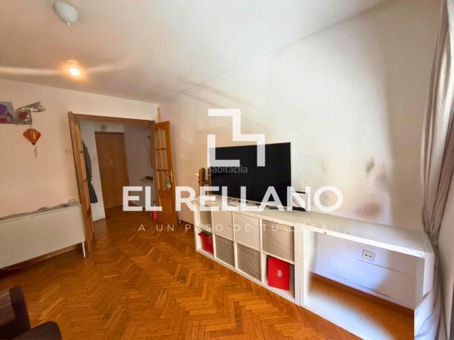 Piso en venta en Barcelona, Carmel. Piso en venta en CALDERON DE LA BARCA 16, El Carmel, Horta Guinardo. Pisos.