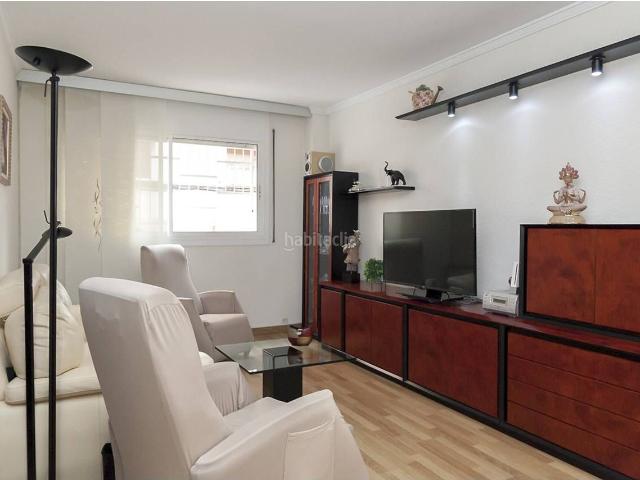 Piso en venta en Barcelona, Carmel. Piso ideal para familias en el Carmel. Pisos.