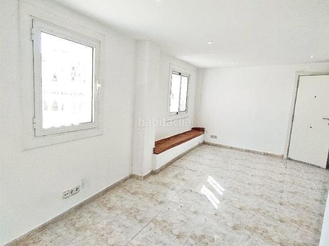 Piso en venta en Barcelona, Carmel. Pisos.