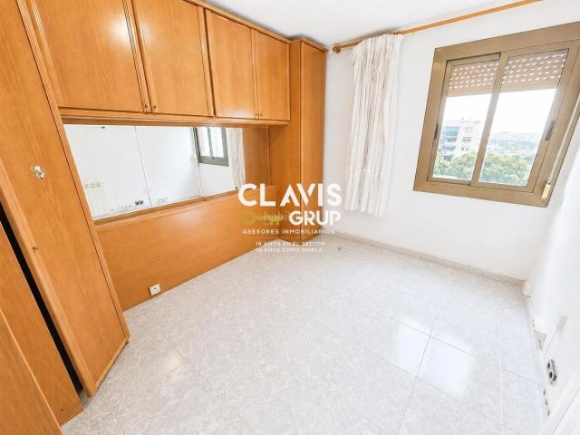 Piso en venta en Barcelona, Ciutat Meridiana. ASCENSOR CIUTAT MERIDIANA 3 HABITACIONES. Pisos.