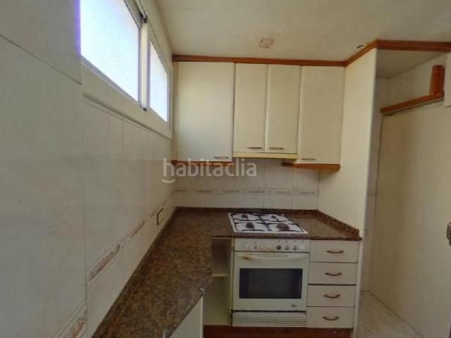 Piso en venta en Barcelona, Ciutat Meridiana. Barcelona, Barcelona. EN RENTABILIDAD se vende alquilado, no se puede visitar ni hipotecar. Pisos.