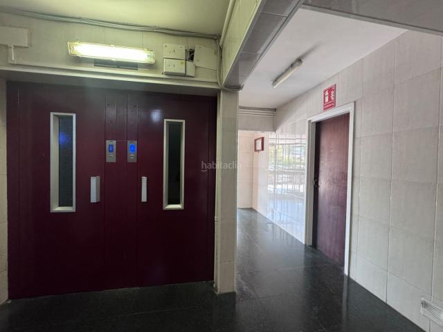 Piso en venta en Barcelona, Ciutat Meridiana. Piso en venta en Calle Agudes. Pisos.