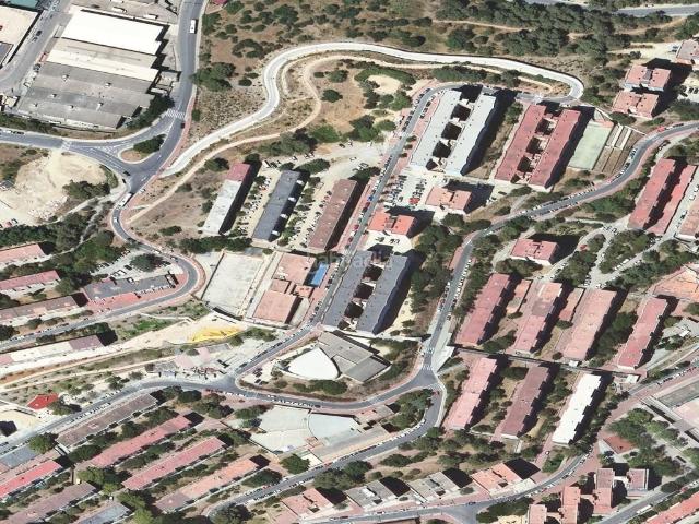 Piso en venta en Barcelona, Ciutat Meridiana. Piso en venta en avda Rasos de Peguera. Pisos.