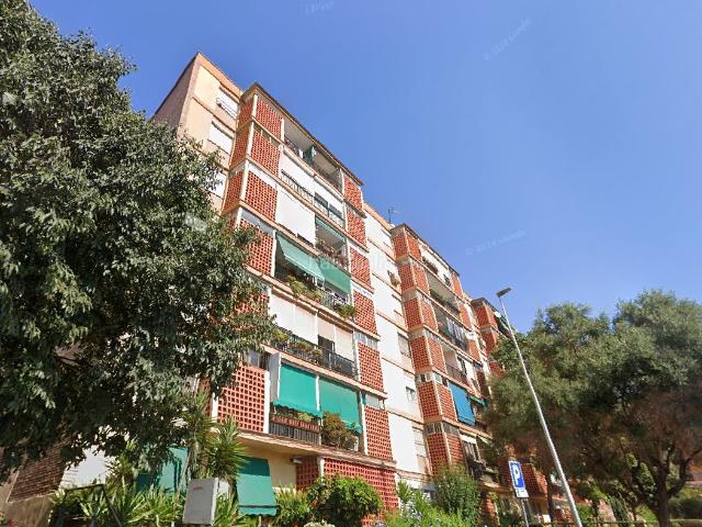 Piso en venta en Barcelona, Ciutat Meridiana. PISO REFORMADO. Pisos.