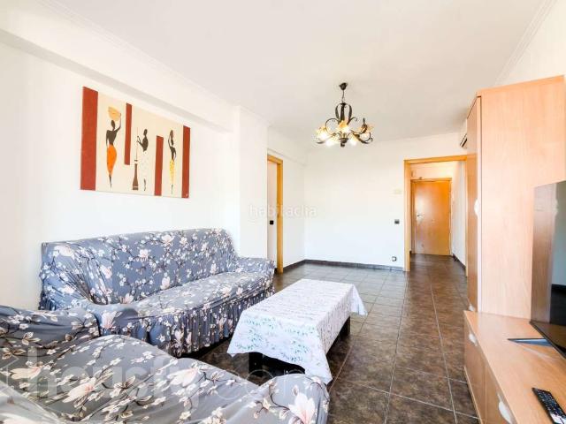 Piso en venta en Barcelona, Ciutat Meridiana. Pisos.