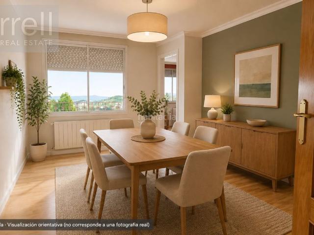 Piso en venta en Barcelona, Ciutat Meridiana. Vivienda en venta en Barcelona, ideal para quienes buscan comodidad y buena conexión. Con 3 dormitorios y una distribución funcion. Pisos.
