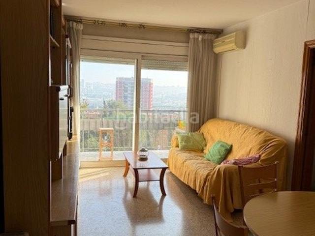 Piso en venta en Barcelona, Ciutat Meridiana. Vivienda ubicada en la zona de Ciudad Meridiana. Pisos.