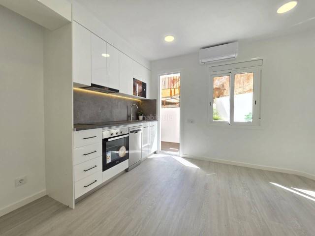 Piso en venta en Barcelona, Congrés Indians. Impecable vivienda en planta baja con terraza y 2 dormitorios dobles, reformada a estrenar en el Congrés. Pisos.