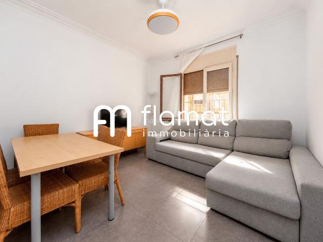 Piso en venta en Barcelona, Congrés Indians. Oportunidad Única en el Corazón de Barcelona Piso para Reformar en Carrer de les Acàcies. Pisos.
