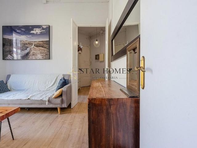Piso en venta en calle De Sant Hermenegild, Barcelona, de 57 m² 2 habitaciones por 399.900