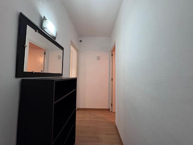Piso en venta en calle De Pere Serafí, Barcelona, de 66 m² 4 habitaciones por 450.000