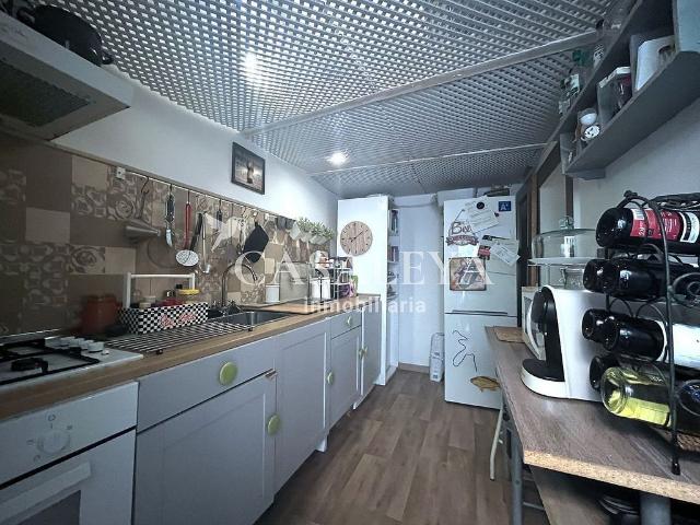 Dúplex en venta en calle De Sant Pau, Barcelona, de 69 m² 1 habitación por 165.000