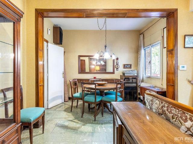 Piso en venta en calle De Villarroel, Barcelona, de 80 m² 3 habitaciones por 460.000